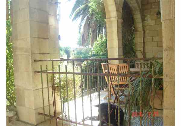 Arab-House-for-sale-in-Jerusalem-Beautiful-and-Authentic