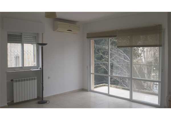 For-rent-4-rooms-Full-of-light-in-The-German-Colony-Jerusalem