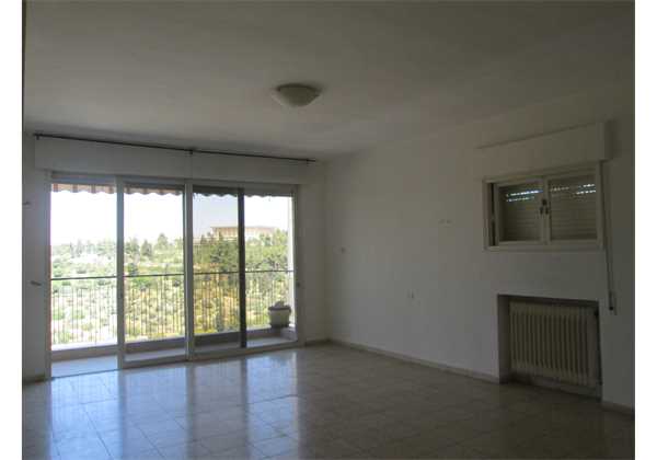 For-rent-Ground-floor-apartment-on-Metudela-St.-Jerusalem