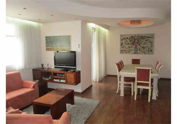 For-rent-Luxury-5-rooms-fully-furnished-between-Rechavia-and-Talbieh-Jerusalem