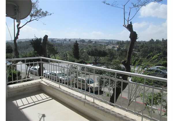 For-sale-3.5-rooms-in-Center-Rechavia-with-amazing-view-Jerusalem