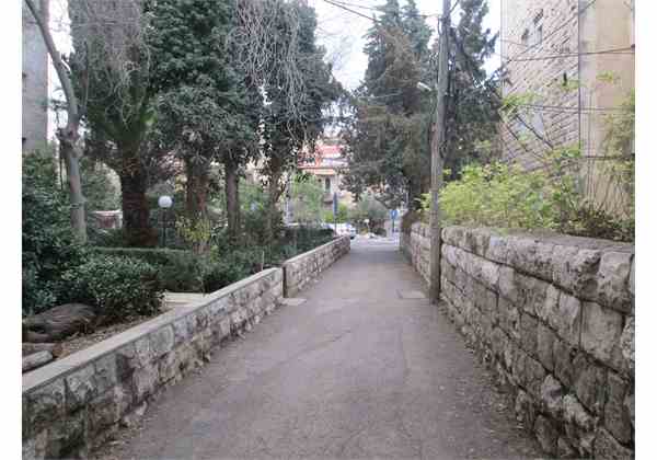 For-sale-Great-potential-on-Narkis-St.-Rechavia-For-renovation-Jerusalem