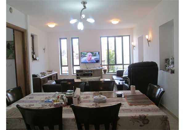 For-sale-Large-6-room-duplex-off-of-Usiskin-St.-Nakhalat-Akhim-Jerusalem