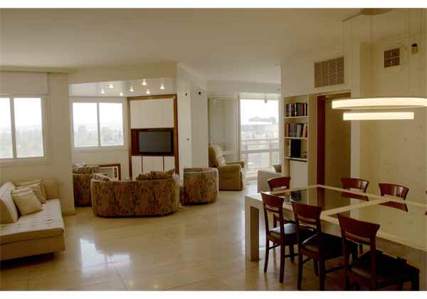 For-sale-Large-and-Spicues-with-amazing-view-on-the-1-floor-in-the-Wolfson-building-Jerusalem-2