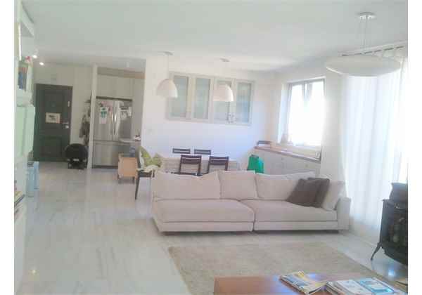 Furnished-apartment-for-rent-Modernly-Remodeled-heart-of-Katamon