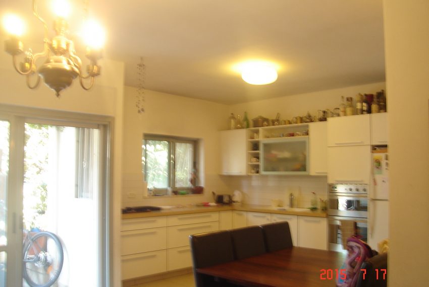 Jerusalem-Apartment-for-Sale-in-the-German-Colony-Stone-Building