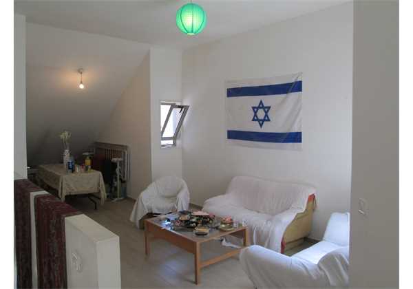 Large-Duplex-in-Nachlaot-jerusalem-with-amazig-view