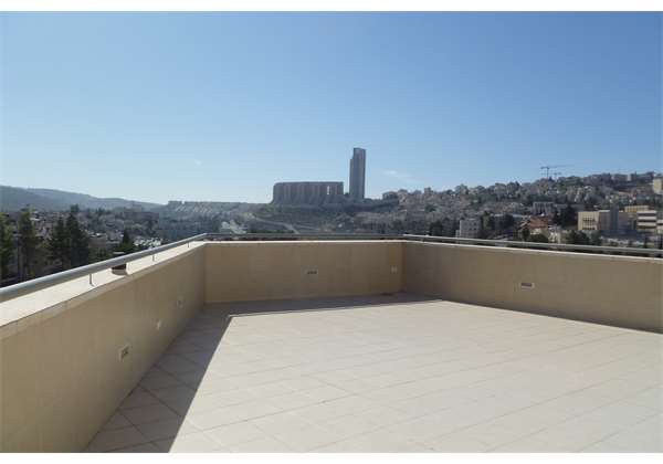 Renovated-Penthouse-for-rent-in-Jerusalem-Rasko-Hatkufa-st.