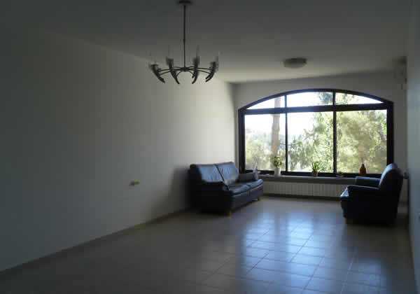 Rent-Apartment-in-Jerusalem-partially-furnished-in-Abu-Tor