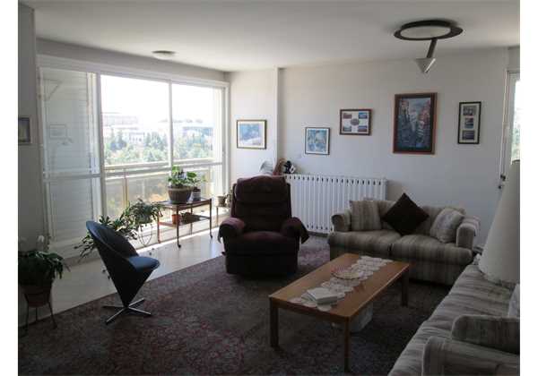 Spacious-and-full-of-light-in-the-Wolfson-towers-for-sale-Jerusalem