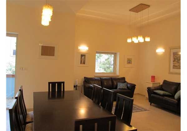 for-rent-Beautiful-and-furnished-on-Aza-St-Rechavia-Jerusalem