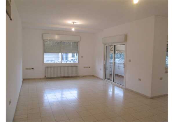 for-rent-Large-and-spacious-penthouse-in-Shaarei-Chesed