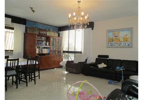 for-sale-Large-and-spacious-5-room-Wolfson-Villa-Shaarei-Chesed-Jerusalem