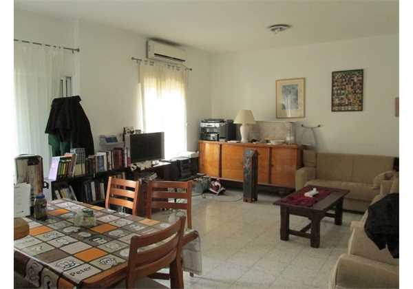 for-sale-Large-apartment-right-near-Shaarei-Chesed-Jerusalem