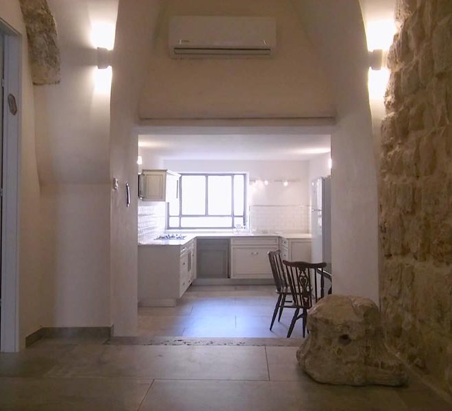 Unique Apartment with High Ceiling in the Old City