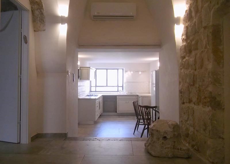 Unique Apartment with High Ceiling in the Old City